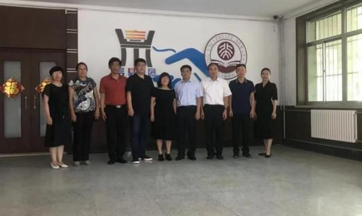 ���ൺ��ί�򵼳�����һ���߷õ��� �ൺ��ʱ��������ҽ�ƿƼ����޹�˾