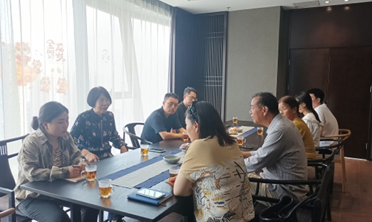 ��ʱ��������Я�ֺ��ϴ�ѧ����ר�ң���������������ֲ���ϸ������ˢ��